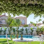 Pera Alacati Çeşme