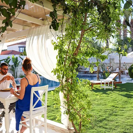 Pera Alacati * Cesme