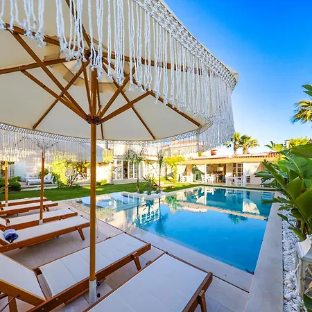 Pera Alacati Hotel