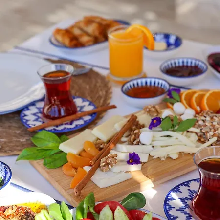 Pera Alaçatı Otel *