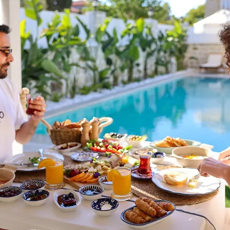 Pera Alaçatı * Çeşme