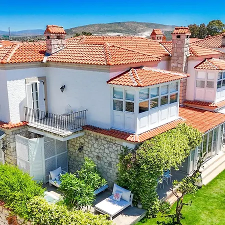 Otel Pera Alaçatı *