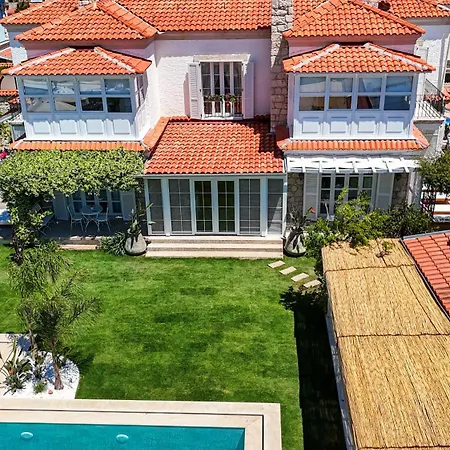 Otel Pera Alaçatı *