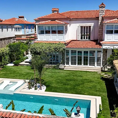 Pera Alaçatı Otel *