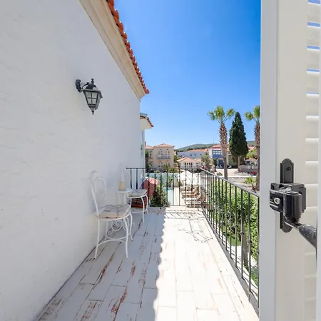 Pera Alacati Otel *