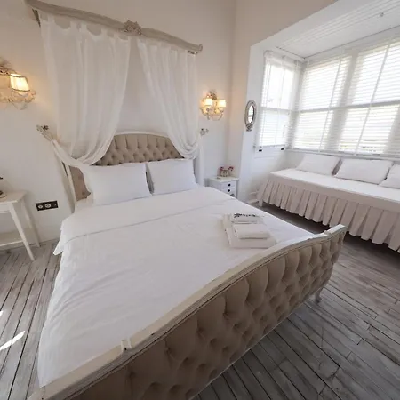 Pera Alacati Otel