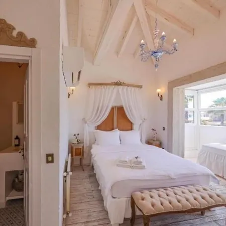 Pera Alacati Hotel *