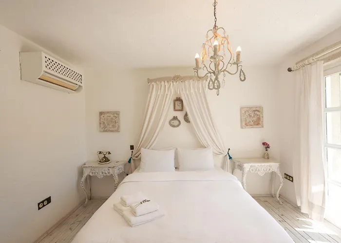 Pera Alacati Çeşme