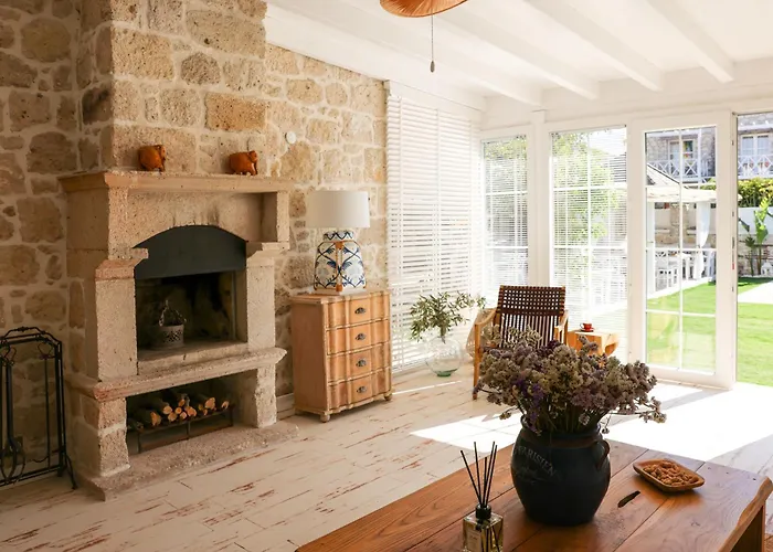 Pera Alacati Çeşme